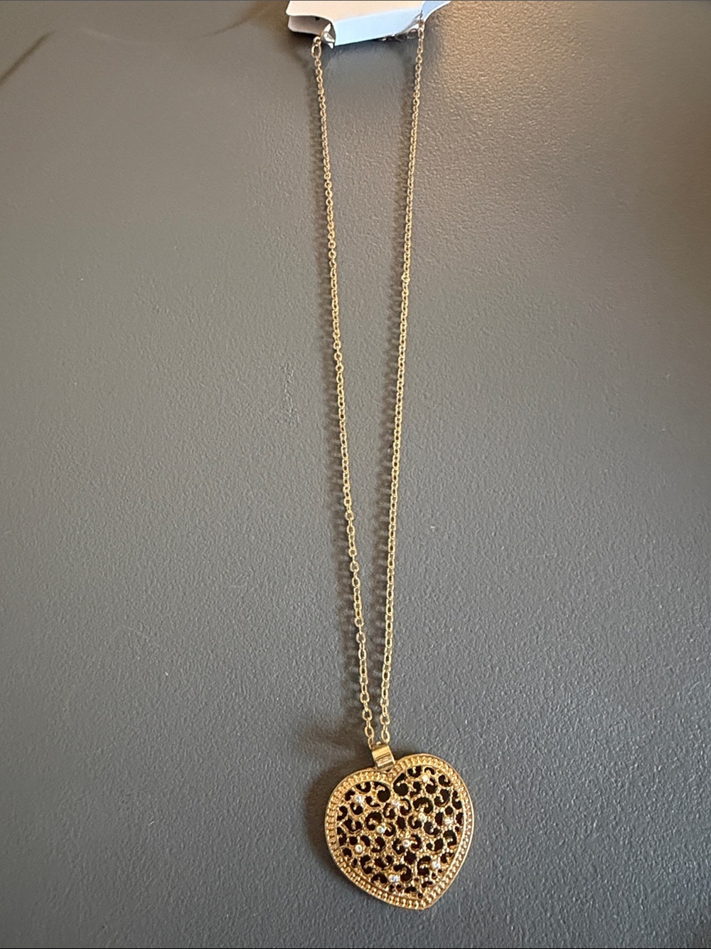 Gold Tone Filigree Heart Pendant Necklace Rhinestone Openwork